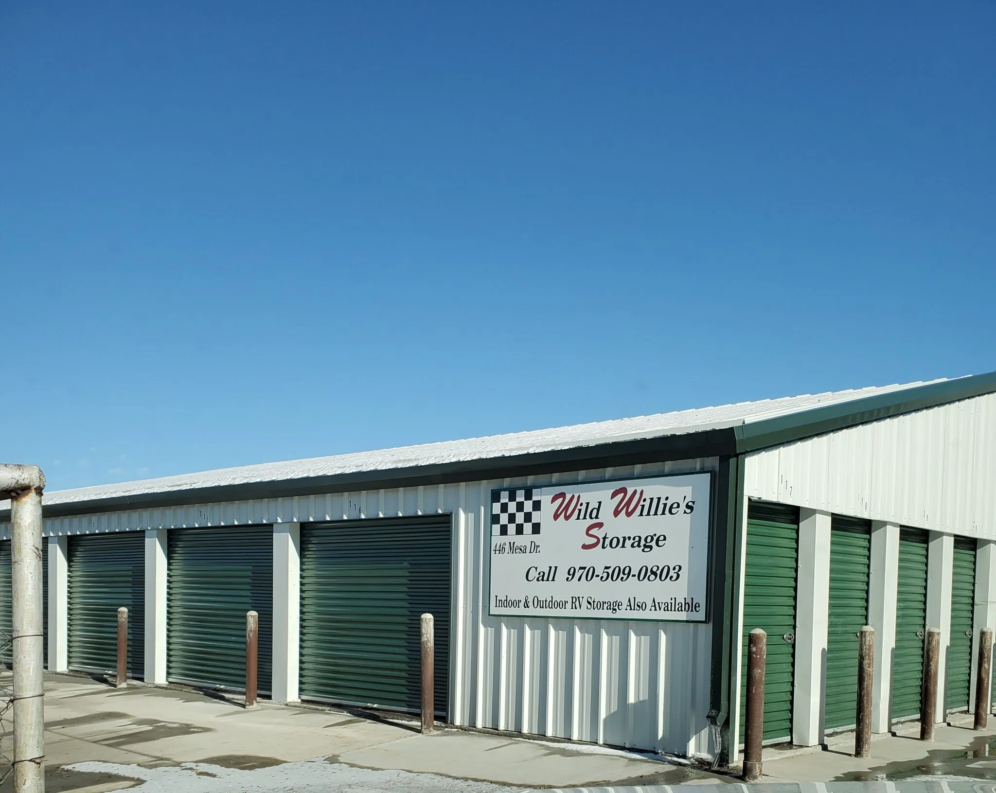 A structure built by professional steel barndominium builders.